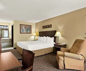 Photo 5 - Best Western Center Pointe Inn