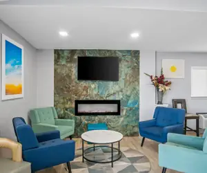 Photo 3 - Days Inn by Wyndham Renfro Valley Mount Vernon