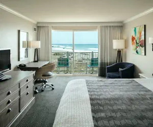 Photo 5 - Beachfront Inn