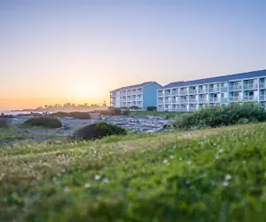 Photo 2 - Beachfront Inn