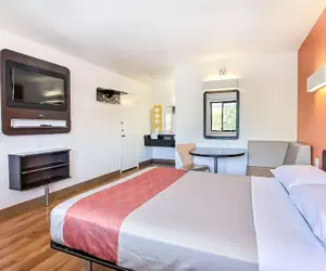 Photo 4 - Motel 6 Sunnyvale, CA - South