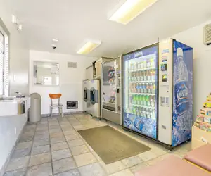 Photo 3 - Suburban Studios South Bend Notre Dame Area