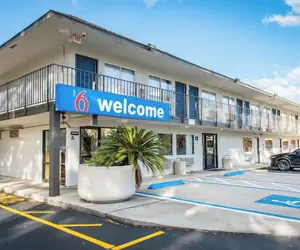 Photo 2 - Motel 6 Kissimmee, FL - Orlando