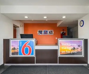 Photo 4 - Motel 6 Lost Hills, CA