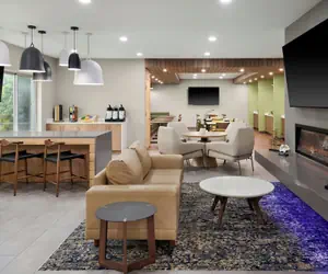 Photo 4 - Fairfield Inn & Suites by Marriott Detroit Farmington Hills