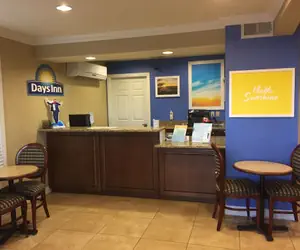 Photo 3 - Days Inn by Wyndham Kingman East