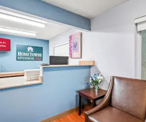 Photo 4 - HomeTowne Studios by Red Roof Detroit - Livonia