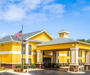 Photo 2 - Quality Inn Alexander City