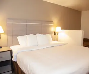 Photo 5 - Econo Lodge Pueblo North