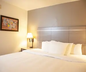 Photo 4 - Econo Lodge Pueblo North