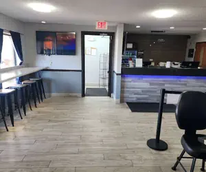 Photo 3 - Super 8 by Wyndham Galesburg