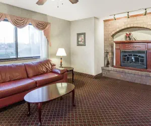 Photo 2 - Super 8 by Wyndham Woodstock