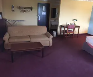 Photo 3 - Super 8 by Wyndham Woodstock