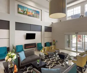 Photo 4 - La Quinta Inn & Suites by Wyndham Columbus - Edinburgh