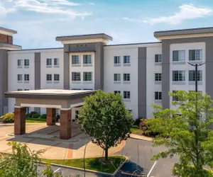 Photo 2 - La Quinta Inn & Suites by Wyndham Columbus - Edinburgh