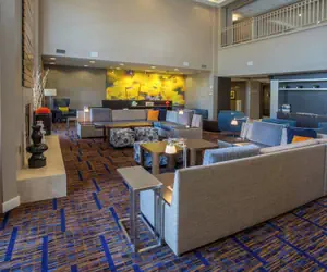 Photo 5 - Courtyard by Marriott Raynham