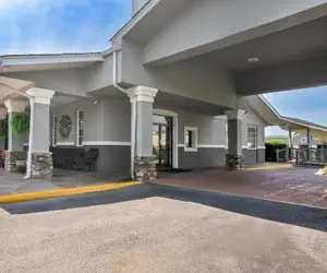 Photo 2 - Quality Inn & Suites Greenville - Haywood Mall