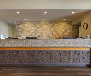 Photo 4 - Best Western Plus A Wayfarer's Inn And Suites