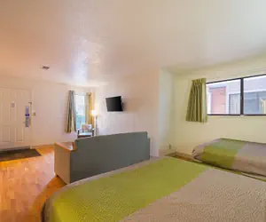 Photo 4 - Studio 6 Greensboro, NC