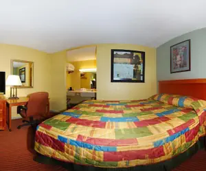 Photo 5 - Regency Inn