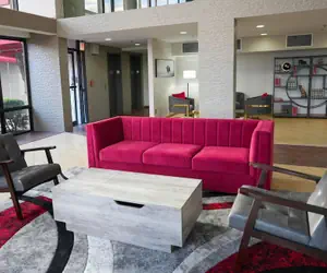 Photo 2 - Ramada by Wyndham Tulsa Broken Arrow