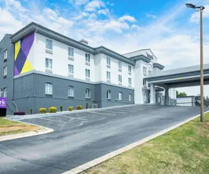 Photo 2 - Spark by Hilton Commerce, GA