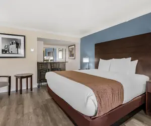 Photo 2 - Best Western InnSuites Tucson Foothills Hotel & Suites