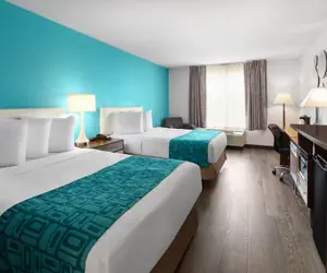 Photo 5 - Howard Johnson by Wyndham Romulus Detroit Metro Airport