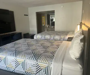 Photo 2 - Motel 6 Glendale, AZ