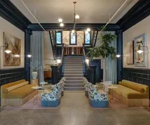 Photo 5 - MarQueen Hotel