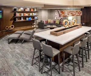 Photo 4 - Courtyard by Marriott Portland North