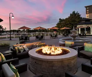 Photo 2 - Courtyard by Marriott Portland North