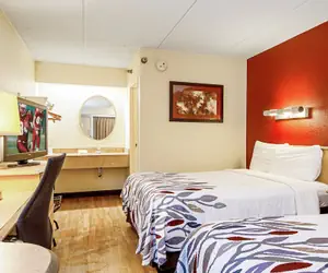 Photo 5 - Red Roof Inn Charleston - Kanawha City, WV