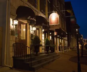 Photo 2 - Penn's View Hotel