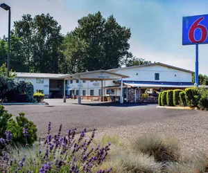 Photo 2 - Motel 6 Gresham, OR - Portland