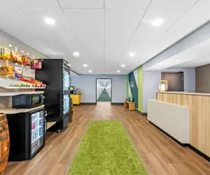 Photo 3 - Spark by Hilton Bardstown