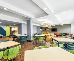 Photo 5 - Spark by Hilton Bardstown