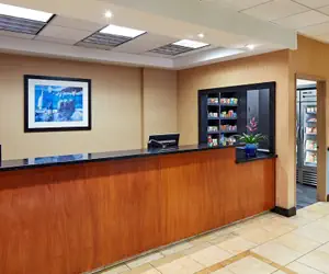 Photo 3 - La Quinta Inn & Suites by Wyndham Thousand Oaks-Newbury Park