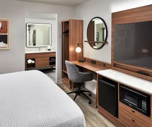 Photo 5 - La Quinta Inn & Suites by Wyndham Thousand Oaks-Newbury Park