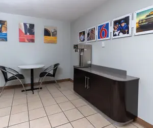 Photo 5 - Motel 6 Cincinnati, OH