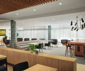 Photo 4 - Sheraton Ontario Airport Hotel