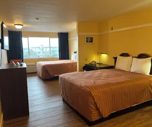 Photo 4 - Marina Inn