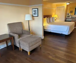 Photo 3 - Marina Inn