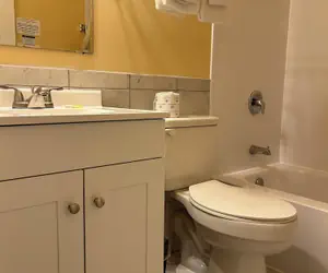 Photo 5 - Marina Inn