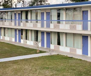 Photo 2 - Motel 6 Marianna, FL