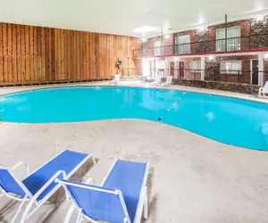 Photo 2 - Ramada by Wyndham Mountain Home