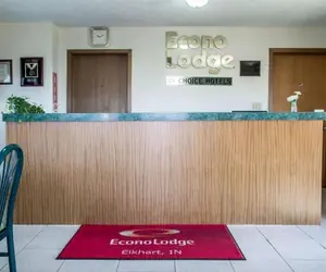 Photo 5 - Econo Lodge Elkhart North