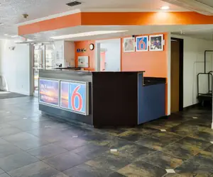 Photo 5 - Motel 6 Mobile, AL