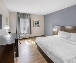 Photo 4 - SureStay Hotel by Best Western Morganton