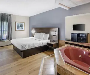 Photo 5 - SureStay Hotel by Best Western Morganton